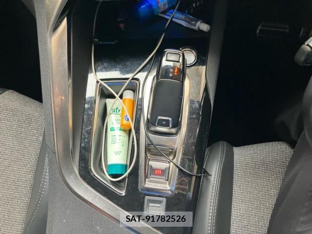 Peugeot 5008 2017-09 7359286-18