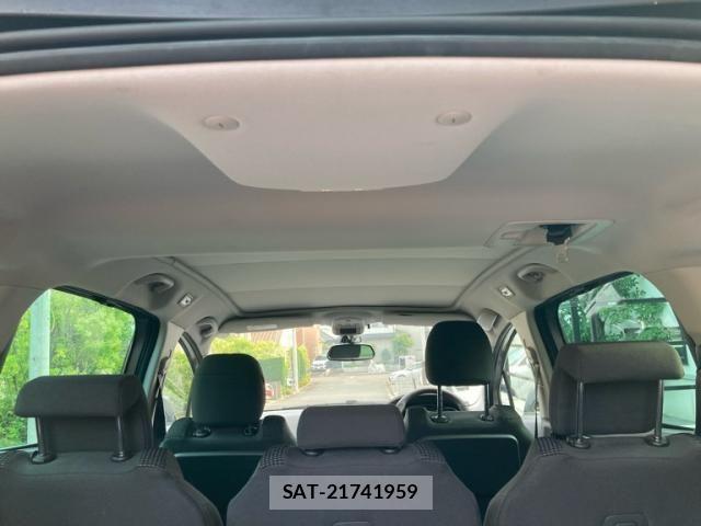 Peugeot 5008 2014-09 7456742-12