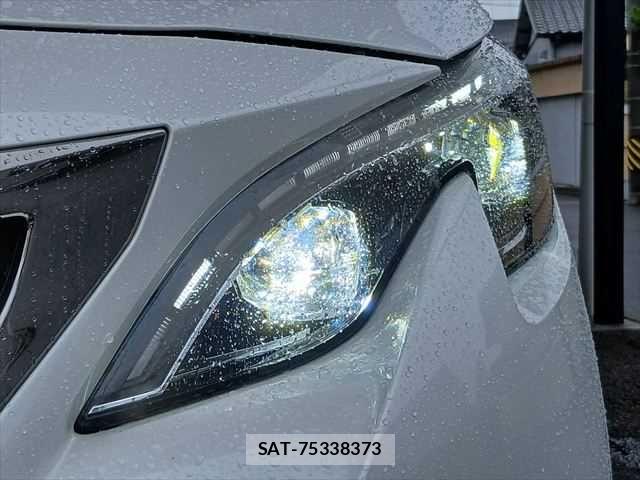 Peugeot 5008 2020-03 7878747-12