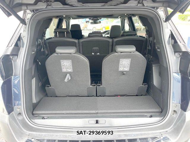 Peugeot 5008 2018-08 8037578-11