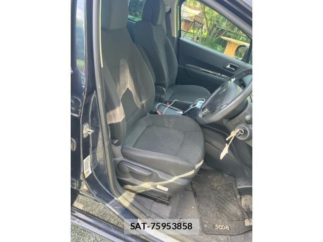 Peugeot 5008 2015-09 8075110-9