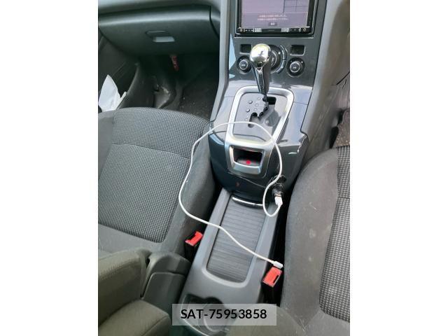Peugeot 5008 2015-09 8075110-10