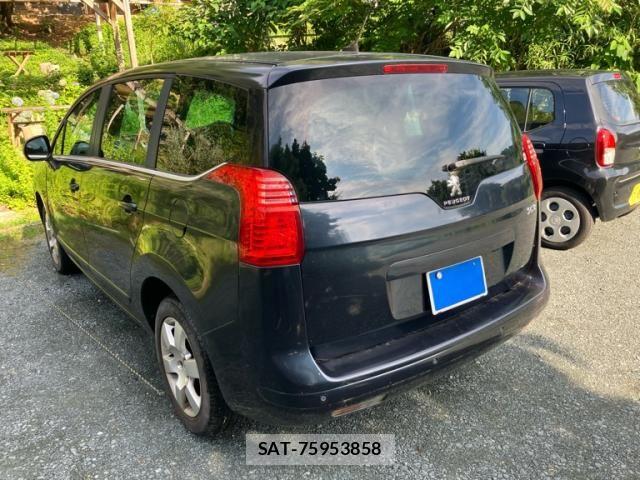 Peugeot 5008 2015-09 8075110-15