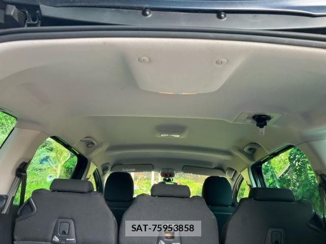 Peugeot 5008 2015-09 8075110-17