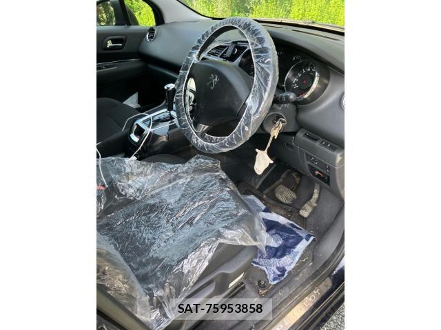 Peugeot 5008 2015-09 8075110-21