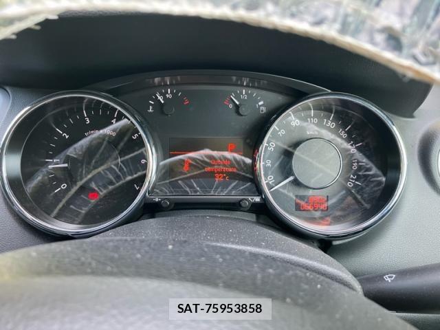 Peugeot 5008 2015-09 8075110-23