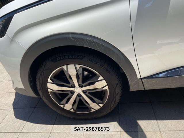 Peugeot 5008 2021-04 8101188-10