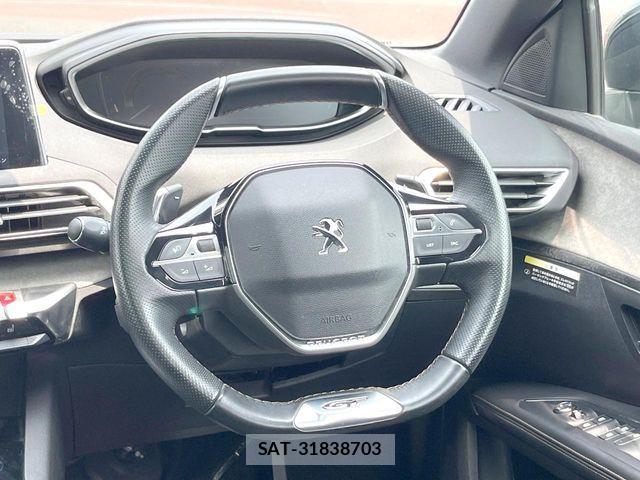 Peugeot 5008 2022-06 8131855-12