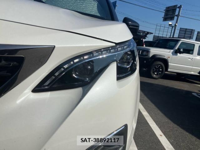 Peugeot 5008 2020-02 8209514-4