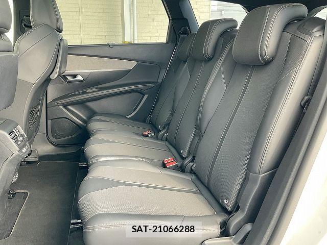 Peugeot 5008 2022-06 8316364-12