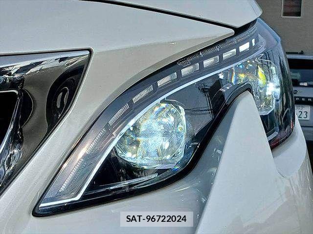 Peugeot 5008 2018-10 8337372-11