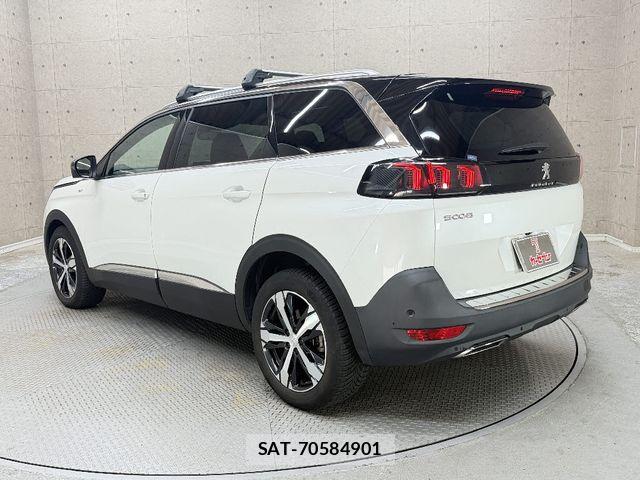 Peugeot 5008 2021-10 8337370-11