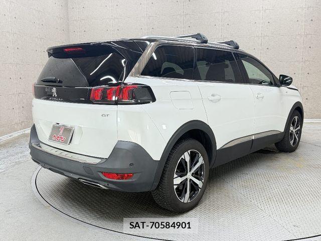 Peugeot 5008 2021-10 8337370-1
