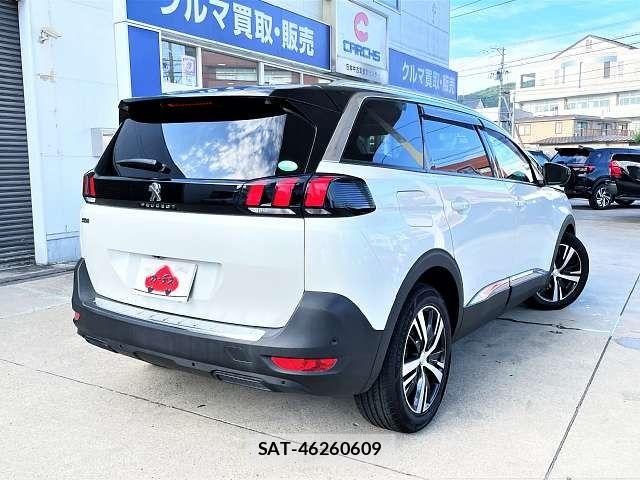Peugeot 5008 2019-08 8368090-2