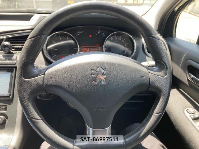 Peugeot 5008 2013-05 8372044-13