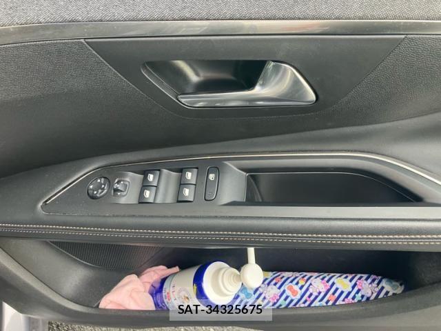 Peugeot 5008 2020-07 8414341-13
