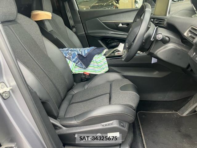 Peugeot 5008 2020-07 8414341-16