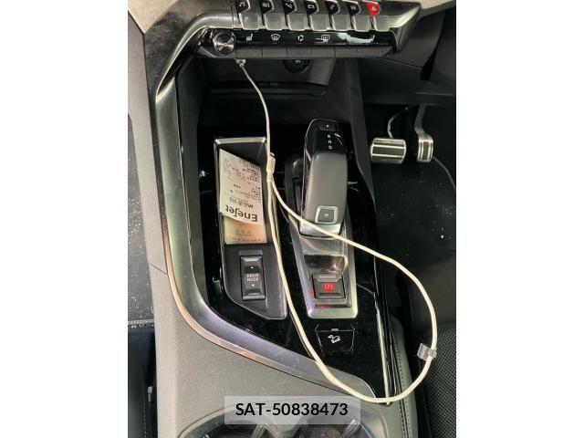 Peugeot 5008 2021-03 8563165-22