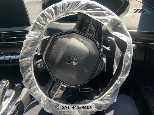Peugeot 5008 2020-01 8628353-10