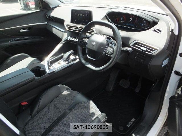 Peugeot 5008 2018-02 8628356-1