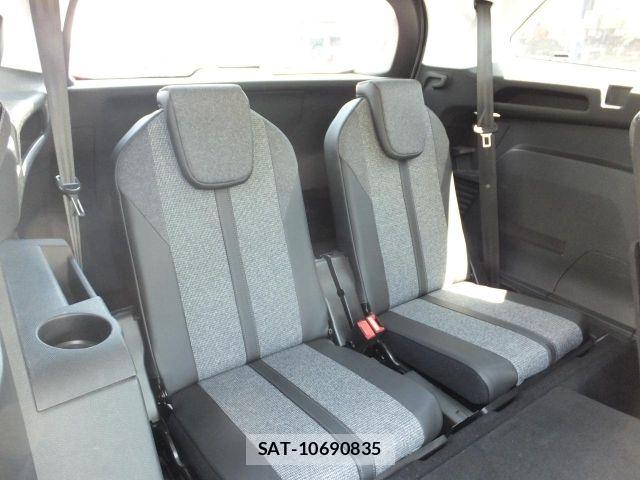 Peugeot 5008 2018-02 8628356-20