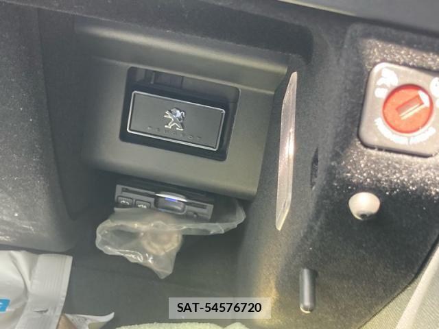 Peugeot 5008 2018-04 8745181-14
