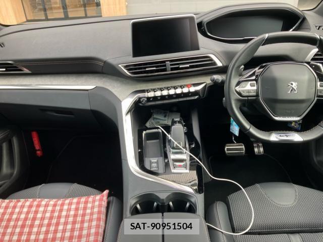 Peugeot 5008 2023-11 8831054-10