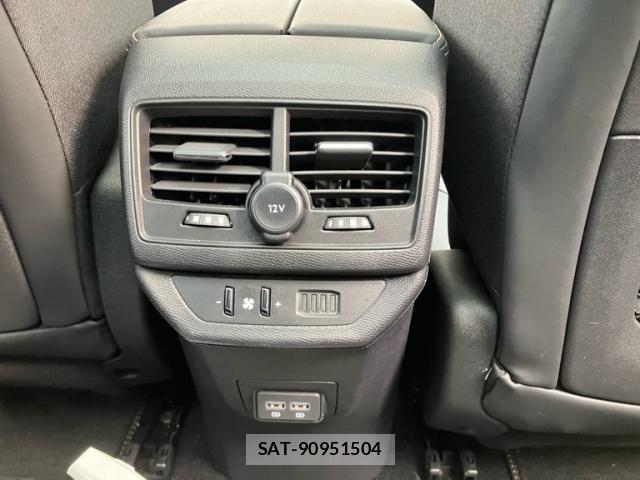 Peugeot 5008 2023-11 8831054-11