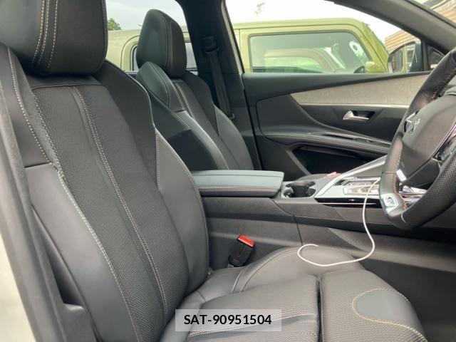 Peugeot 5008 2023-11 8831054-13