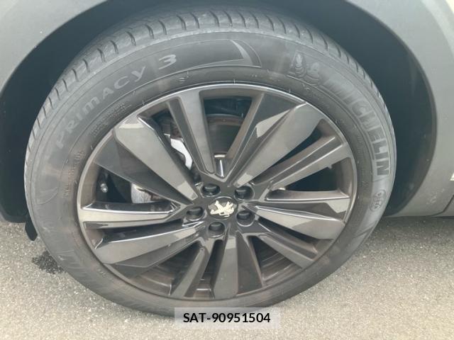 Peugeot 5008 2023-11 8831054-17