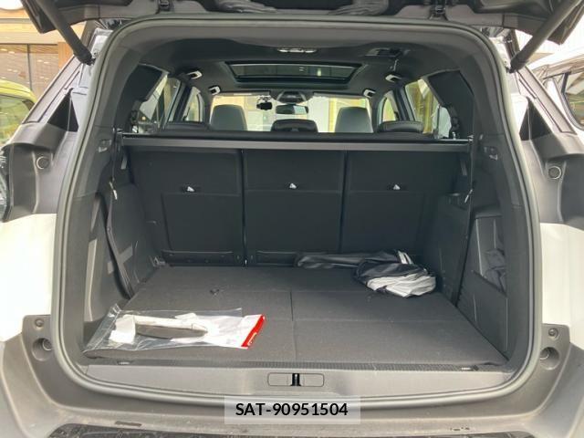 Peugeot 5008 2023-11 8831054-7