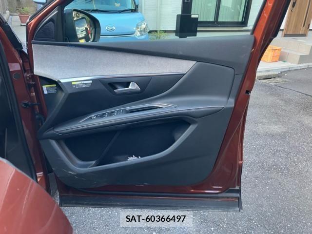 Peugeot 5008 2021-10 8871815-12
