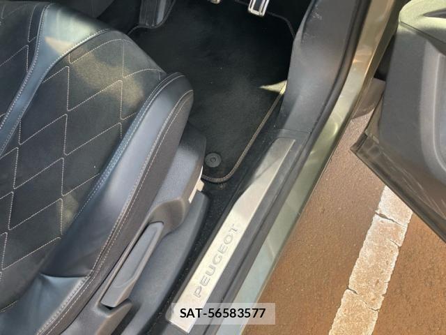 Peugeot 5008 2018-02 8881531-12