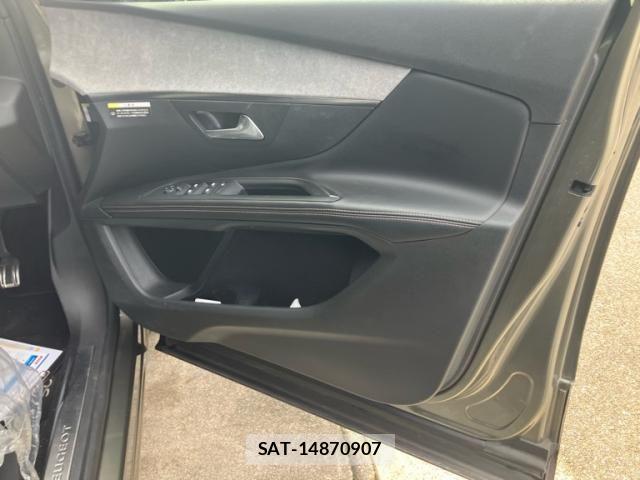 Peugeot 5008 2017-11 8881533-11