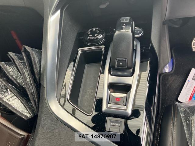 Peugeot 5008 2017-11 8881533-17