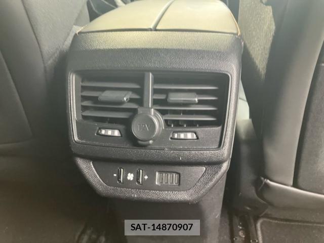 Peugeot 5008 2017-11 8881533-23