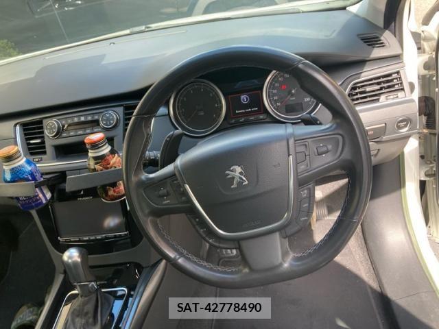Peugeot 508 2012-05 8660956-11