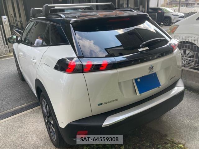 Peugeot 2008 2021-06 1213133-1