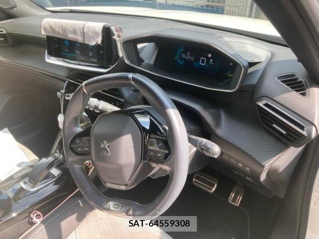 Peugeot 2008 2021-06 1213133-7