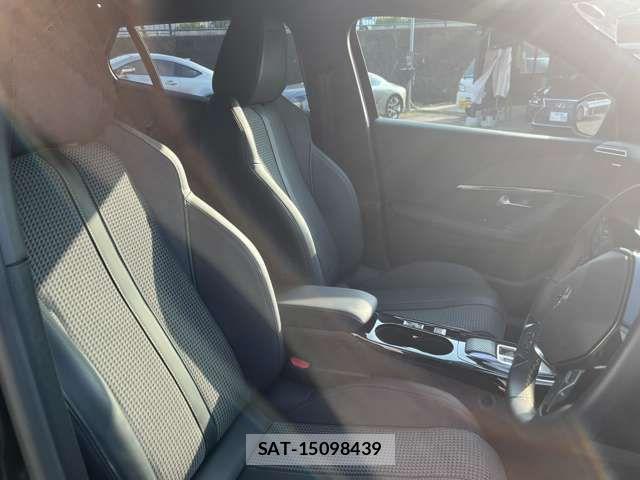 Peugeot 2008 2023-08 6015975-1