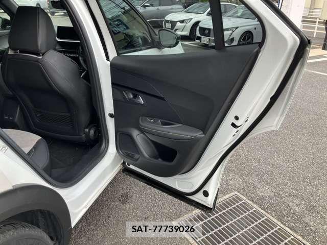 Peugeot 2008 2022-03 7223504-18