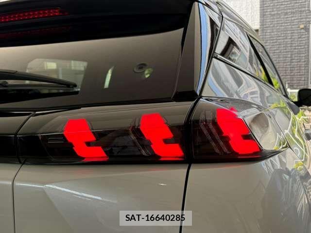 Peugeot 2008 2025-03 7619170-10