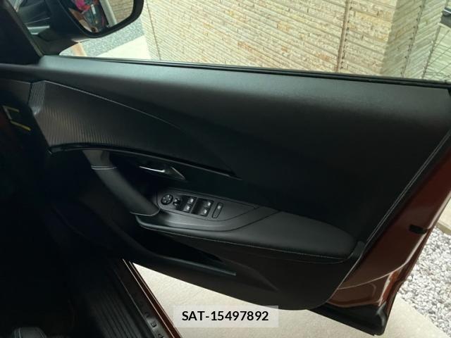 Peugeot 2008 2021-10 8414343-9
