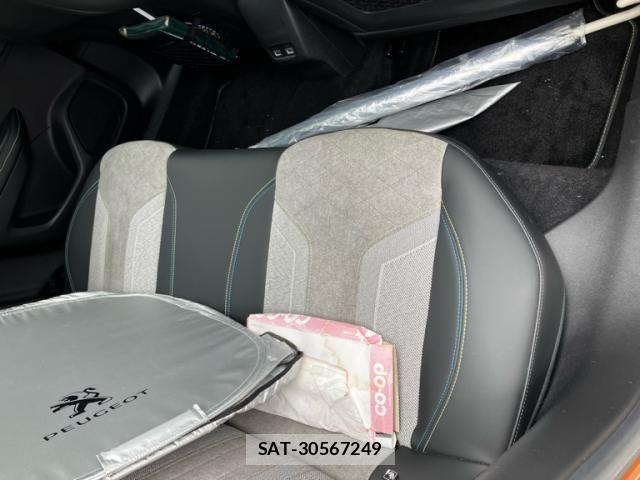 Peugeot 2008 2021-06 8414342-22