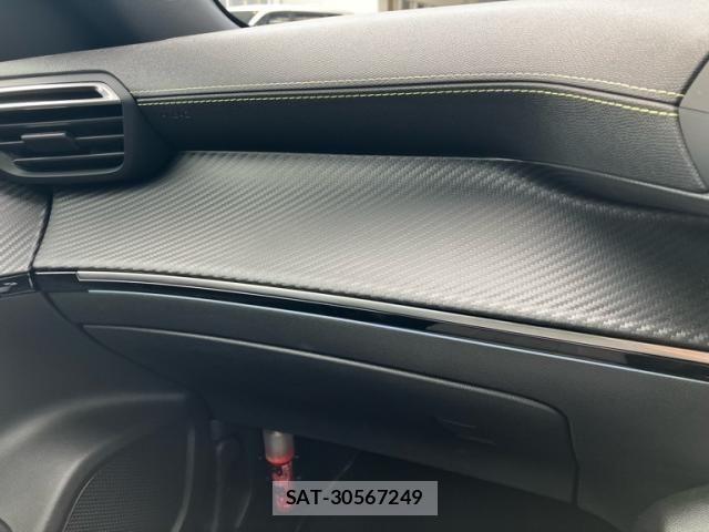 Peugeot 2008 2021-06 8414342-26