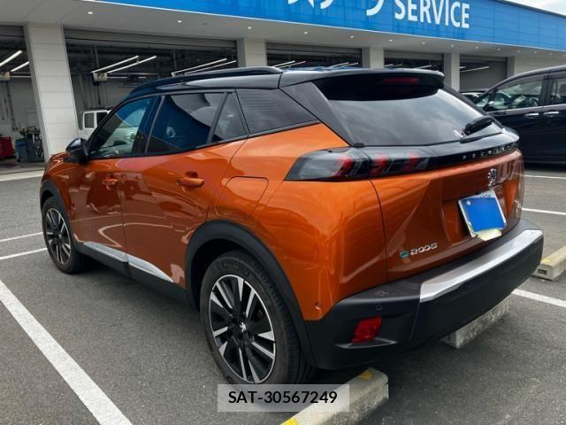 Peugeot 2008 2021-06 8414342-2