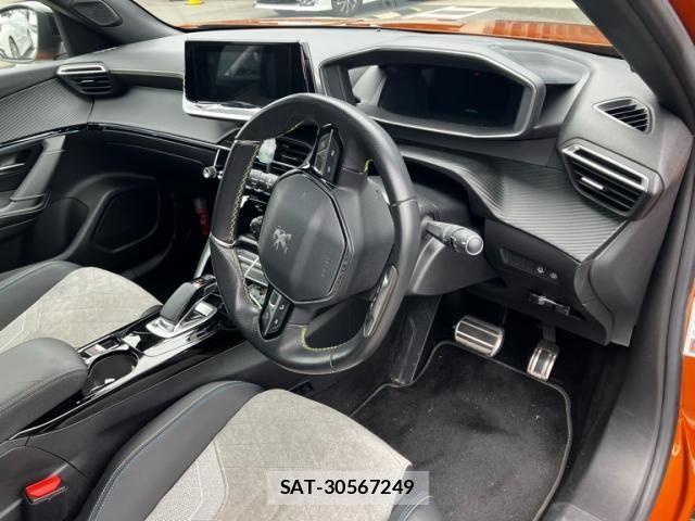 Peugeot 2008 2021-06 8414342-8