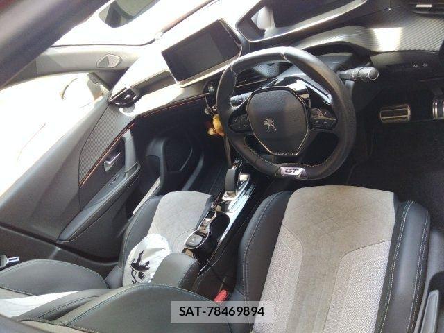 Peugeot 2008 2021-09 8438705-1