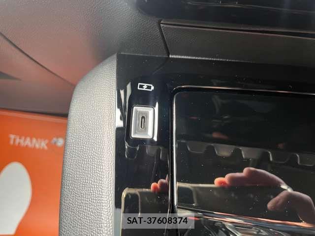 Peugeot 2008 2023-04 8660959-5