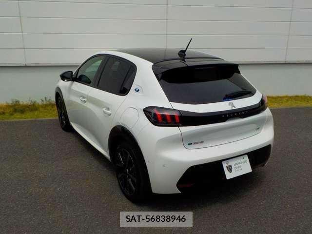 Peugeot 208 2023-05 1171861-6